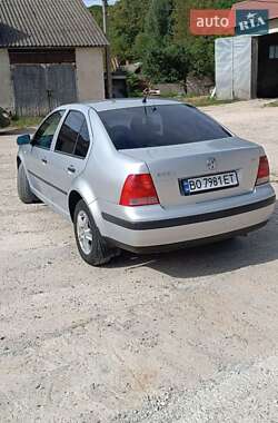 Седан Volkswagen Bora 2002 в Кременце