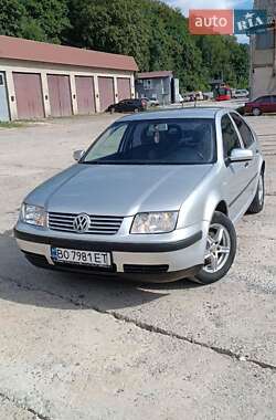 Седан Volkswagen Bora 2002 в Кременце