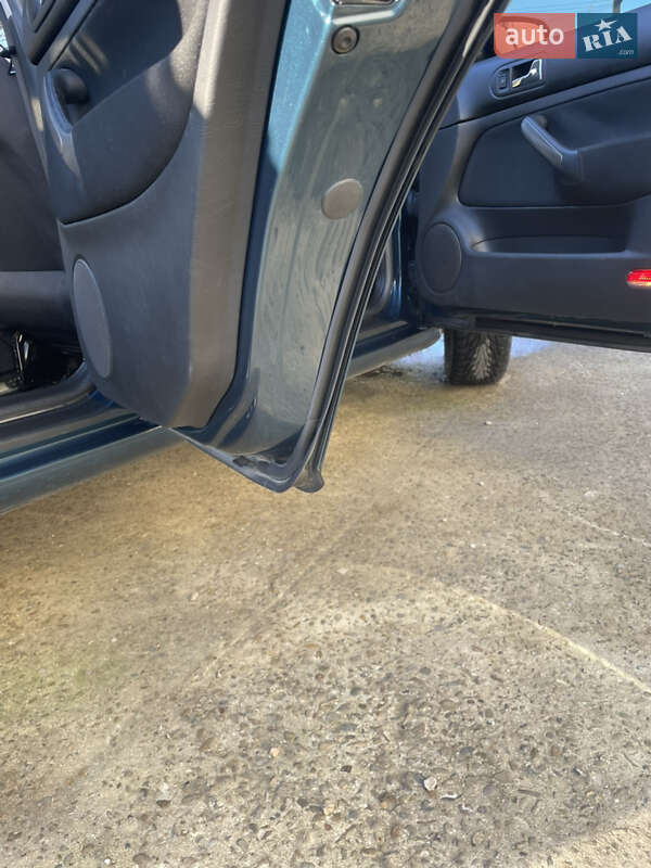 Седан Volkswagen Bora 2003 в Болехове