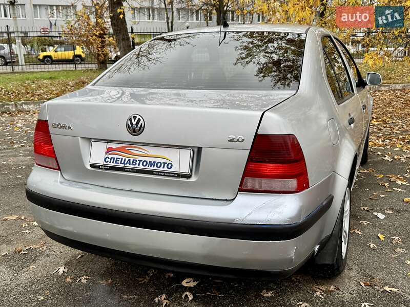 Седан Volkswagen Bora 2002 в Киеве