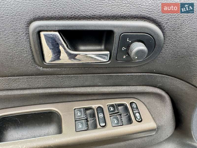 Седан Volkswagen Bora 2002 в Киеве