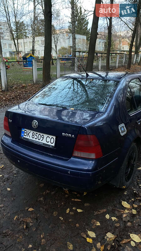 Седан Volkswagen Bora 2001 в Ровно