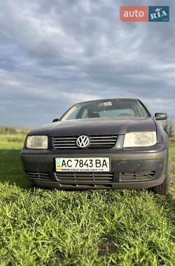 Седан Volkswagen Bora 2004 в Киеве