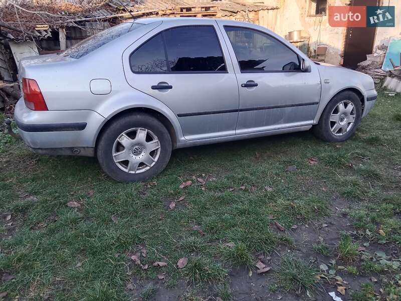 Седан Volkswagen Bora 2000 в Іванкові