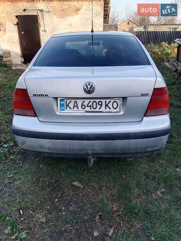 Седан Volkswagen Bora 2000 в Іванкові