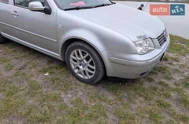 Седан Volkswagen Bora 2002 в Золочеві