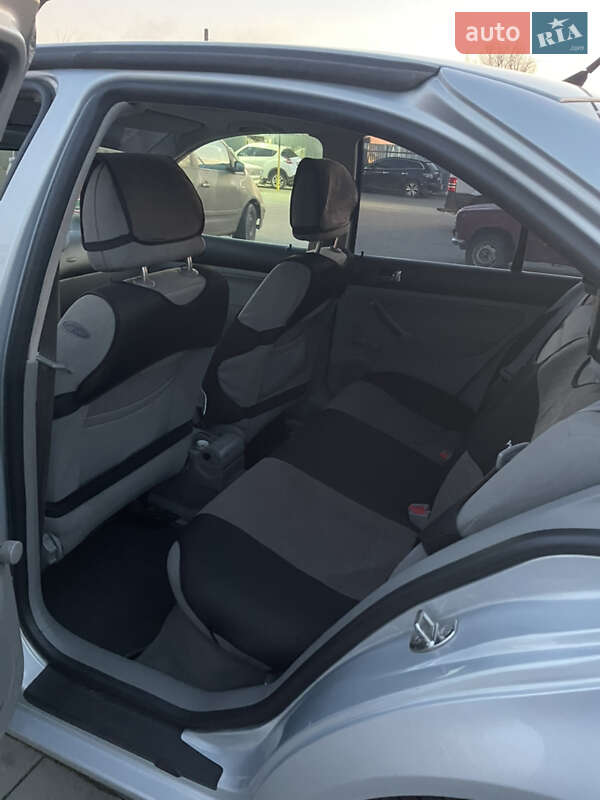 Седан Volkswagen Bora 1999 в Ужгороде