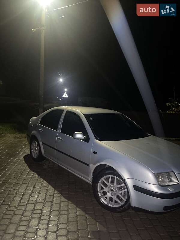 Седан Volkswagen Bora 1999 в Жидачове