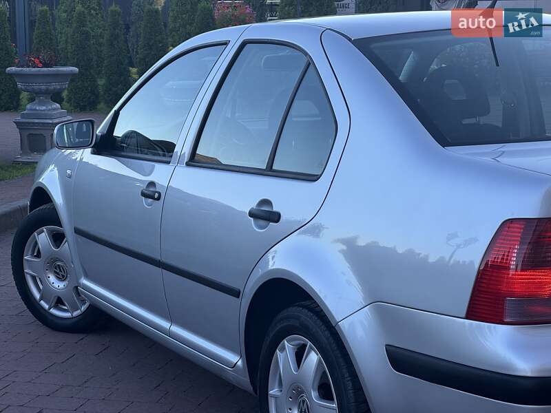 Седан Volkswagen Bora 2000 в Стрые