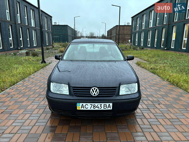 Седан Volkswagen Bora 2004 в Чернигове