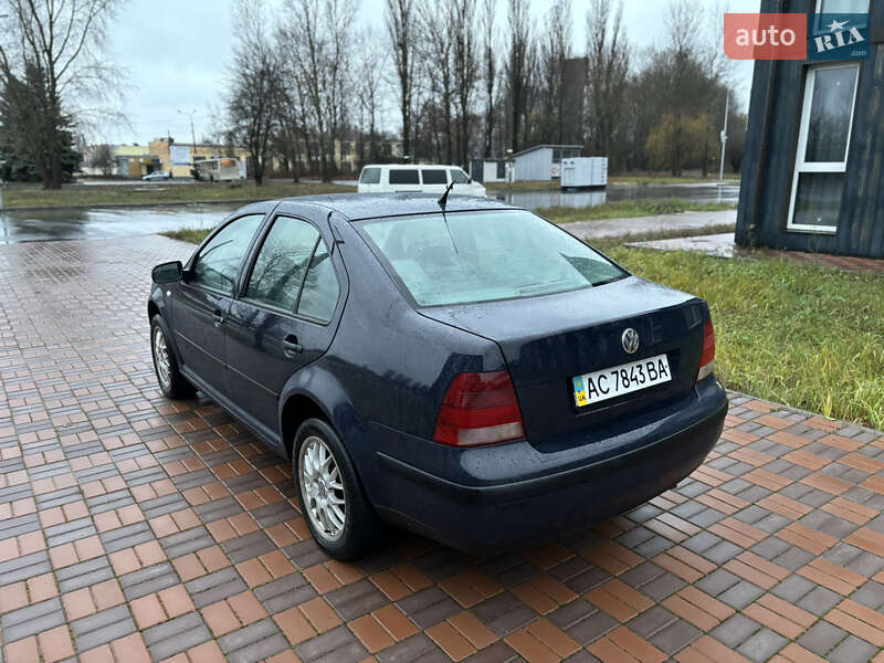 Седан Volkswagen Bora 2004 в Чернигове