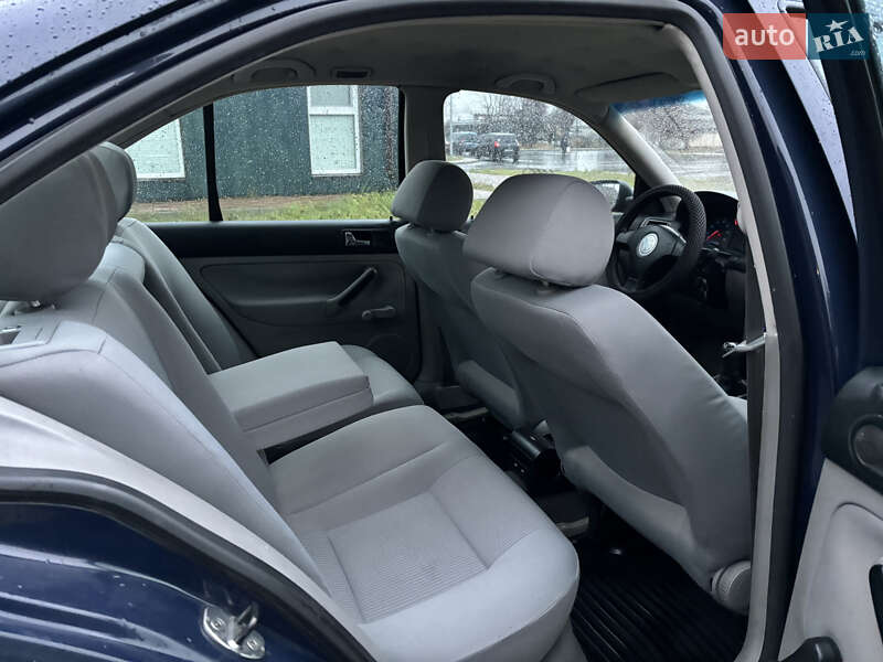 Седан Volkswagen Bora 2004 в Чернигове