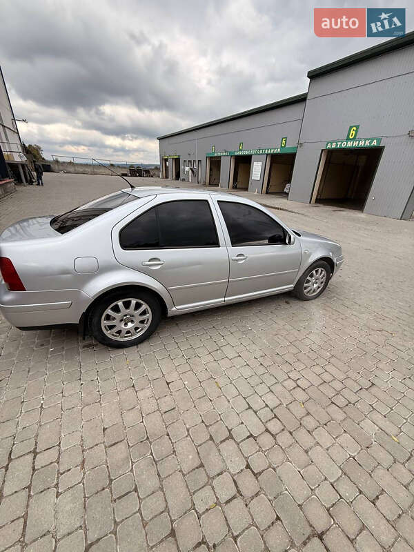 Седан Volkswagen Bora 2004 в Чорткове