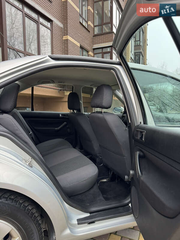 Седан Volkswagen Bora 1999 в Чернігові