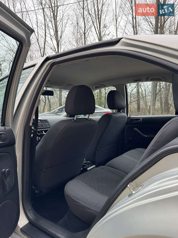 Седан Volkswagen Bora 1999 в Чернігові