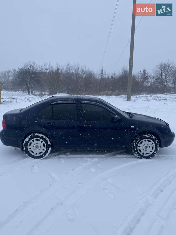 Седан Volkswagen Bora 2001 в Павлограді