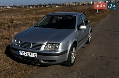Седан Volkswagen Bora 2001 в Ровно