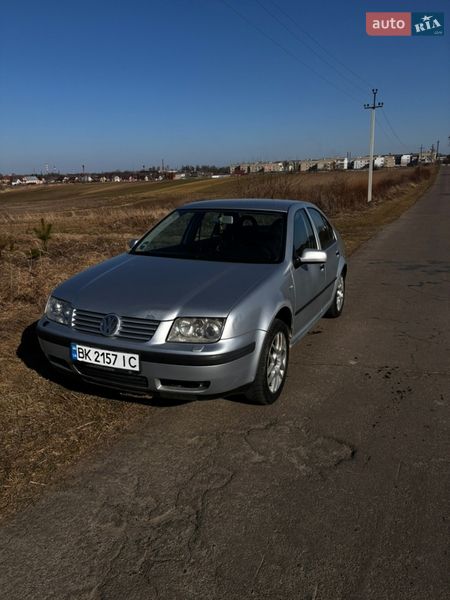 Седан Volkswagen Bora 2001 в Ровно
