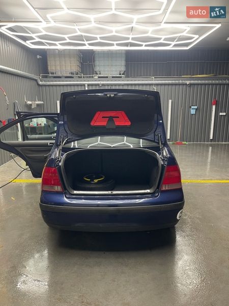 Седан Volkswagen Bora 2001 в Ирпене