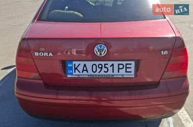 Седан Volkswagen Bora 1999 в Киеве