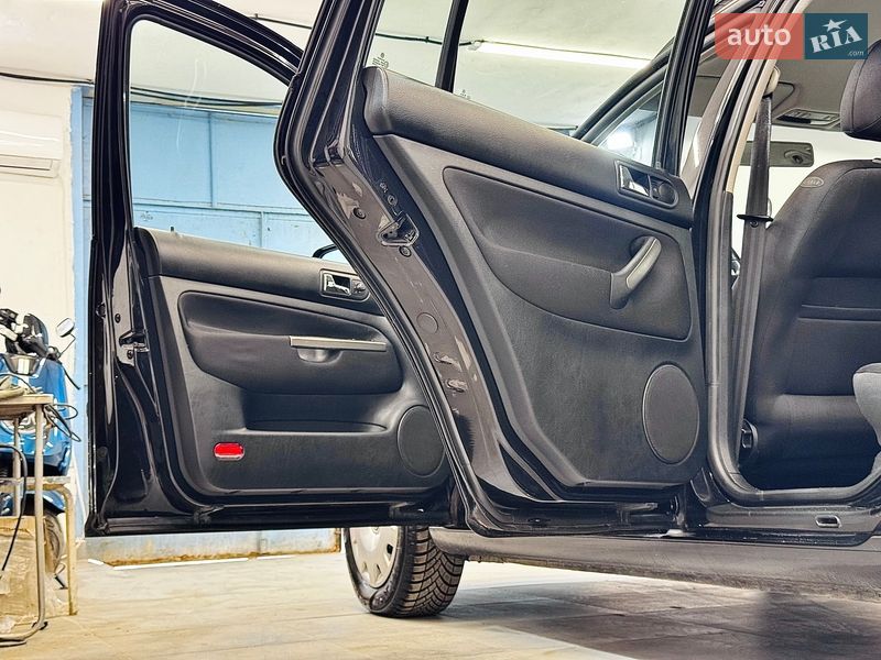 Универсал Volkswagen Bora 2001 в Стрые