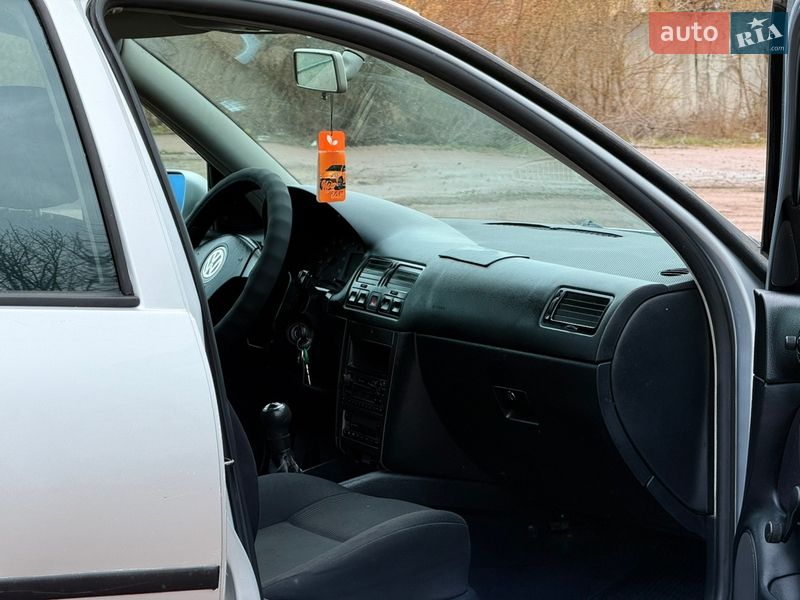 Седан Volkswagen Bora 2004 в Мене