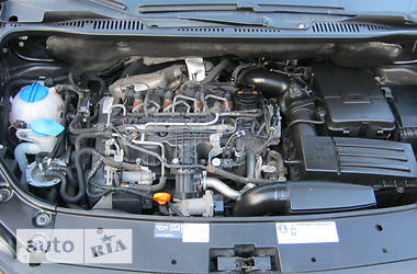 Грузопассажирский фургон Volkswagen Caddy 2011 в 
