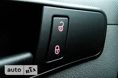 Грузопассажирский фургон Volkswagen Caddy 2009 в 