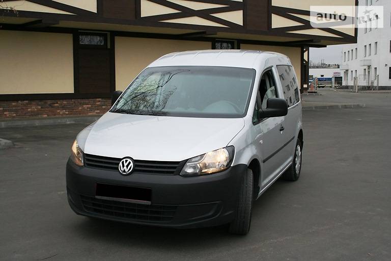 Грузопассажирский фургон Volkswagen Caddy 2010 в Киеве