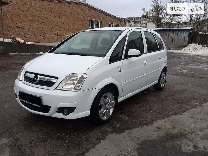 Седан Volkswagen Caddy 2010 в 