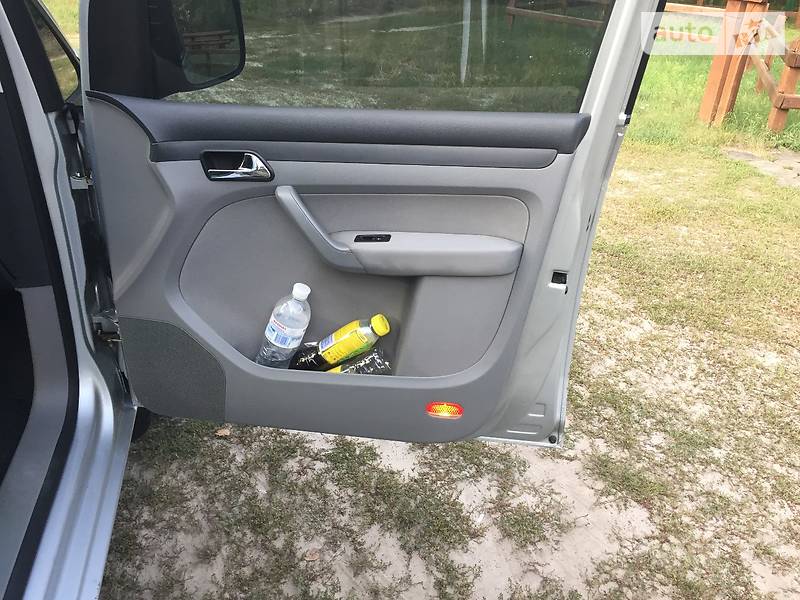 Универсал Volkswagen Caddy 2009 в Корюковке