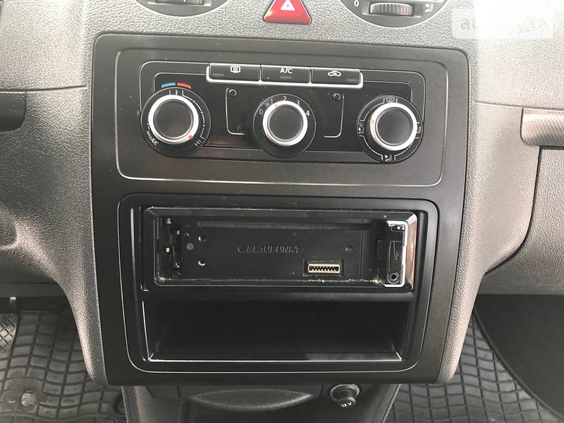 Грузопассажирский фургон Volkswagen Caddy 2012 в Хмельницком