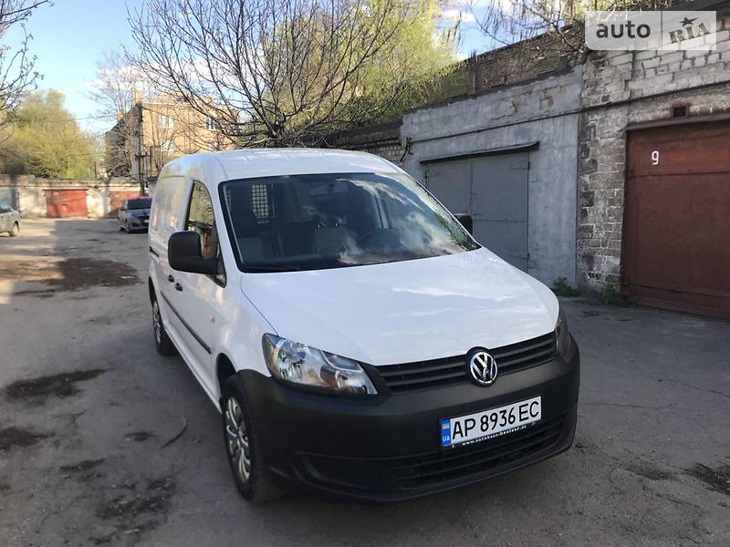 Вантажопасажирський фургон Volkswagen Caddy 2012 в Запоріжжі