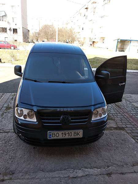 Вантажопасажирський фургон Volkswagen Caddy 2010 в 