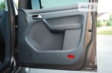 Мінівен Volkswagen Caddy 2011 в 