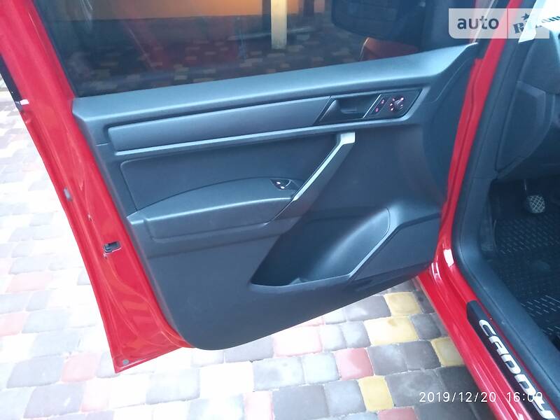 Грузопассажирский фургон Volkswagen Caddy 2016 в Дубно