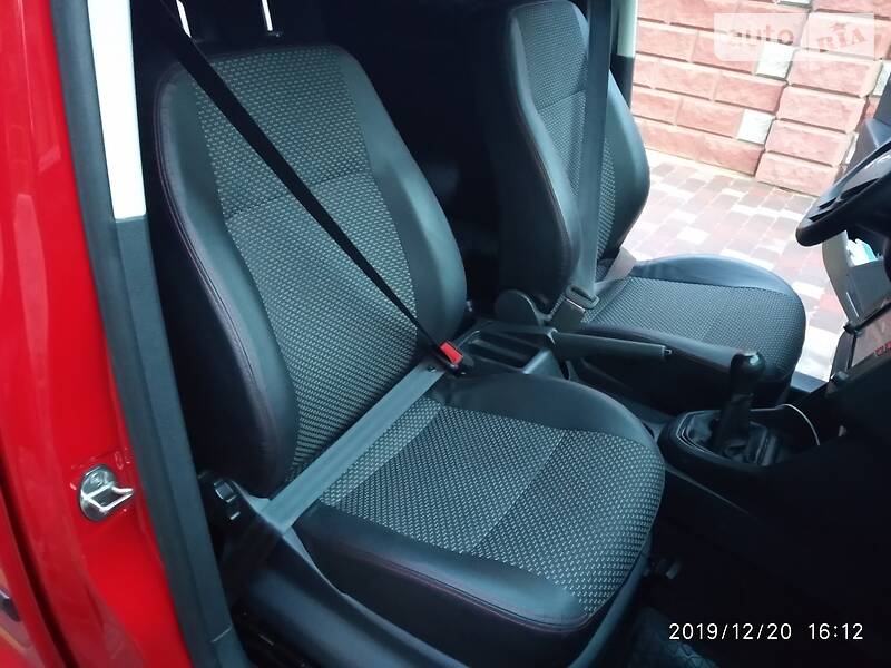 Грузопассажирский фургон Volkswagen Caddy 2016 в Дубно