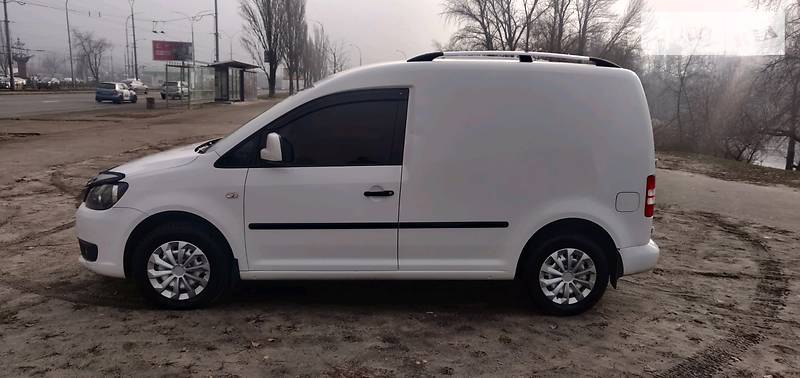 Универсал Volkswagen Caddy 2013 в Киеве