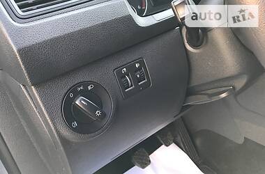 Вантажопасажирський фургон Volkswagen Caddy 2015 в 