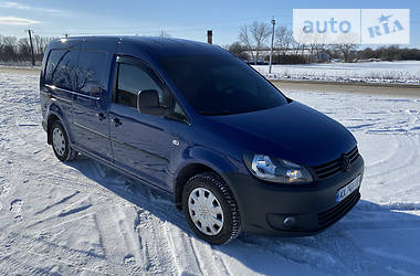 Вантажопасажирський фургон Volkswagen Caddy 2010 в 