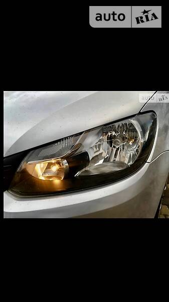 Вантажопасажирський фургон Volkswagen Caddy 2012 в Чернівцях