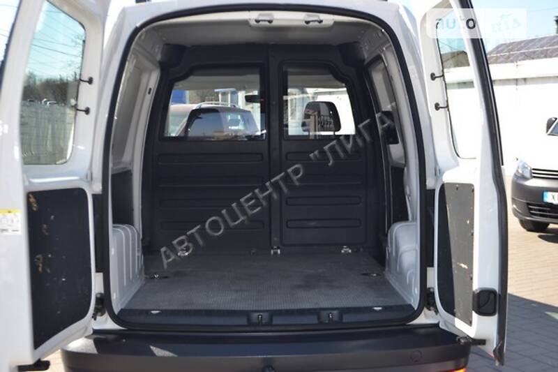 Вантажопасажирський фургон Volkswagen Caddy 2016 в Хмельницькому
