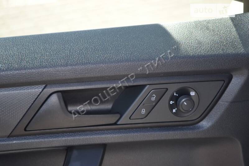 Вантажопасажирський фургон Volkswagen Caddy 2016 в Хмельницькому