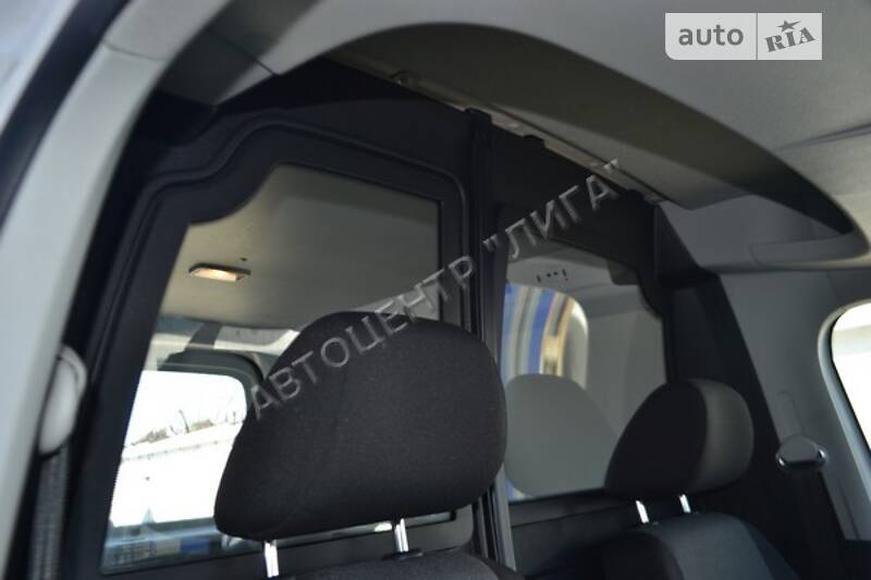Вантажопасажирський фургон Volkswagen Caddy 2016 в Хмельницькому