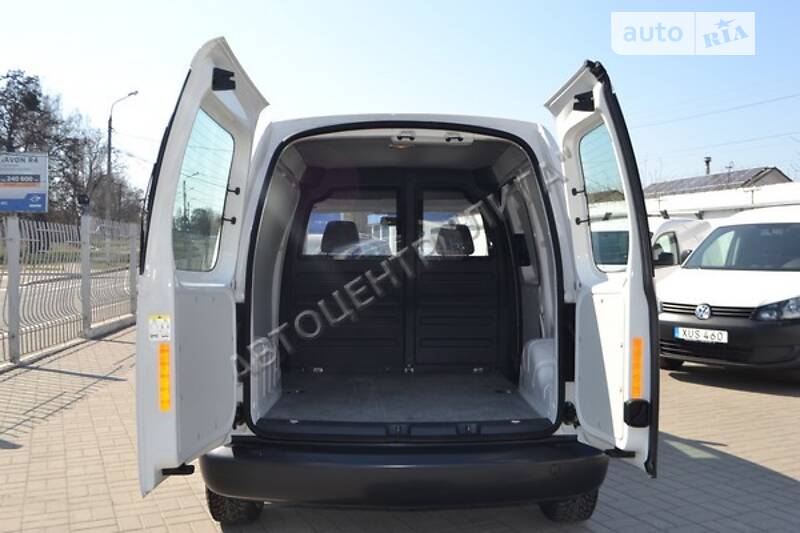 Вантажопасажирський фургон Volkswagen Caddy 2015 в Хмельницькому