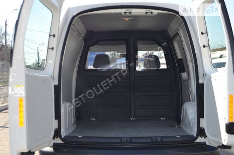 Вантажопасажирський фургон Volkswagen Caddy 2015 в Хмельницькому