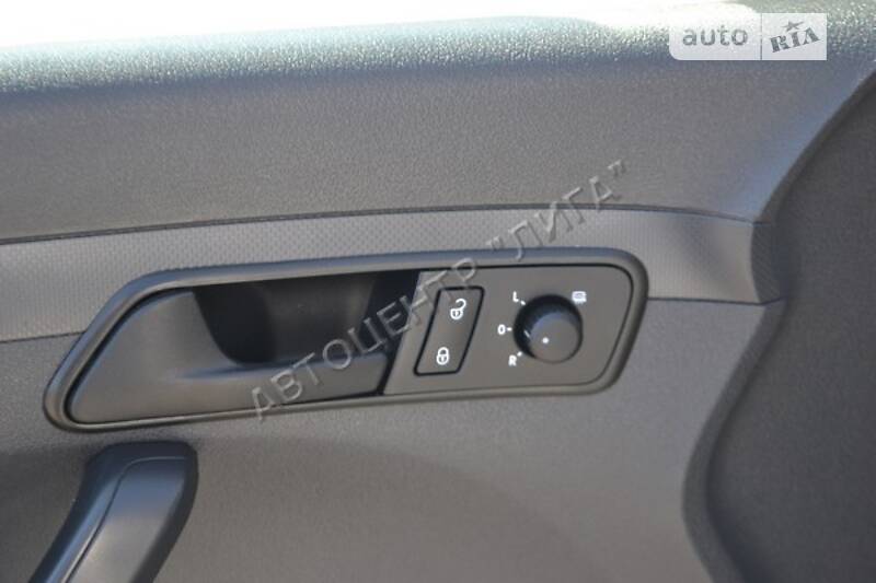 Вантажопасажирський фургон Volkswagen Caddy 2015 в Хмельницькому