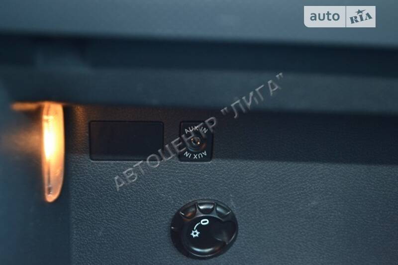 Вантажопасажирський фургон Volkswagen Caddy 2015 в Хмельницькому
