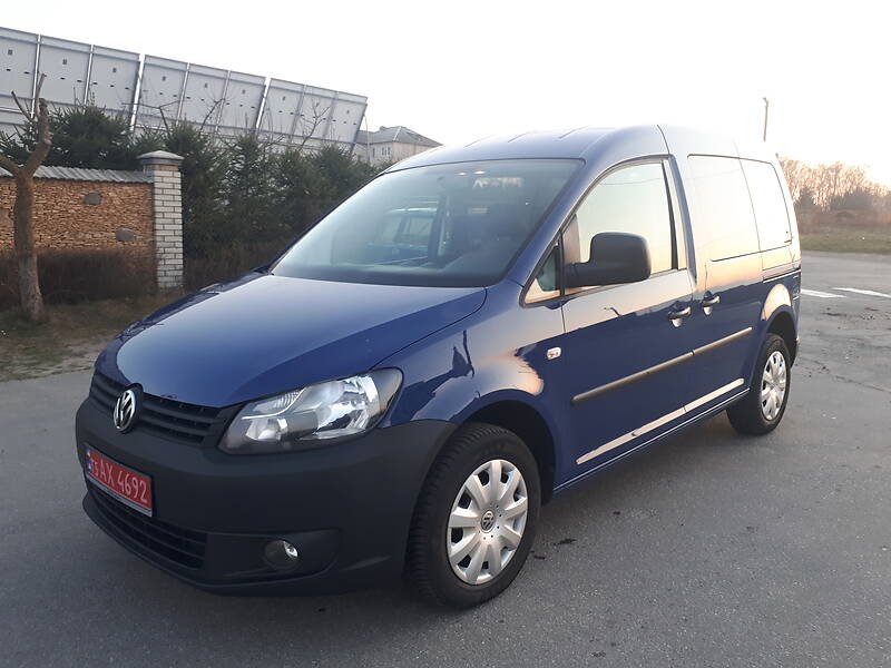 Вантажопасажирський фургон Volkswagen Caddy 2011 в Луцьку