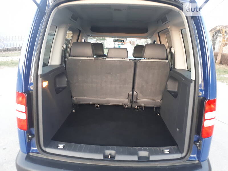 Вантажопасажирський фургон Volkswagen Caddy 2011 в Луцьку